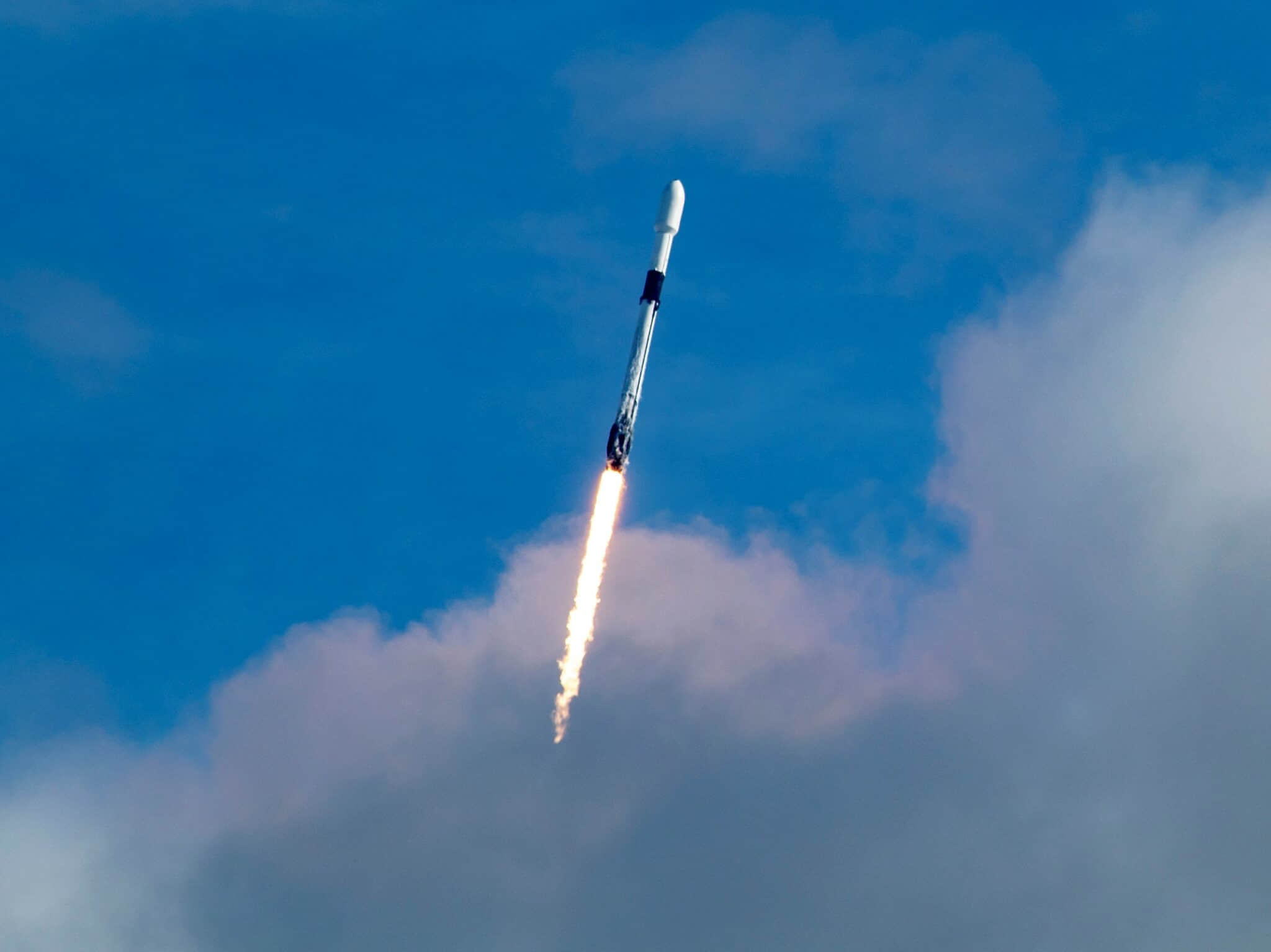SPACEX-FALCON-9-TRANSPORTER-1-2021-2048x1535 2